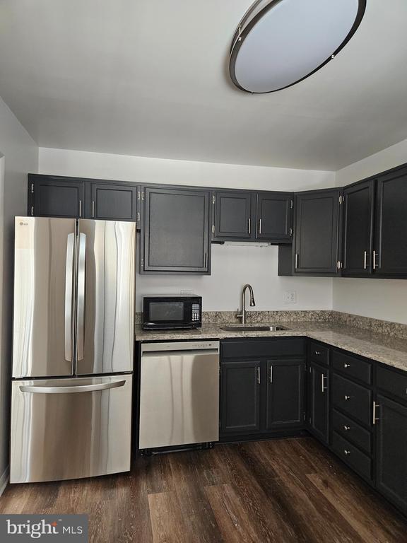 Building Photo - 6322 Bentham Ct