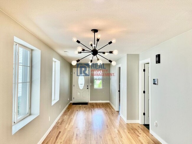 Photo - 2555 N Clarkson St