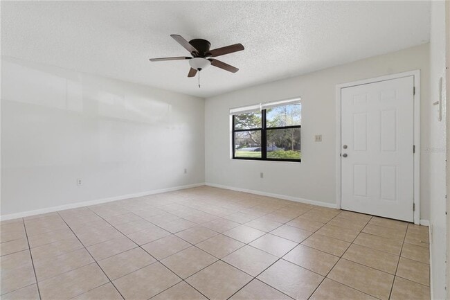 Photo - 216 4th Ave SW