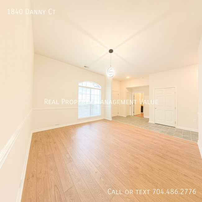 Photo - 1840 Danny Ct