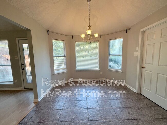 Photo - 130 Oaks Edge Dr