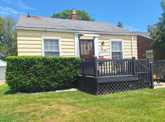 Photo - 19389 Washtenaw St