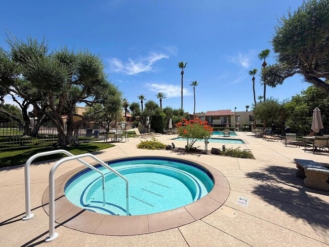 Photo - 1407 N Sunrise Way