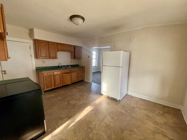 Photo - 495 N Main St