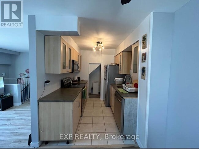 Photo - 135 Sonnet Crescent