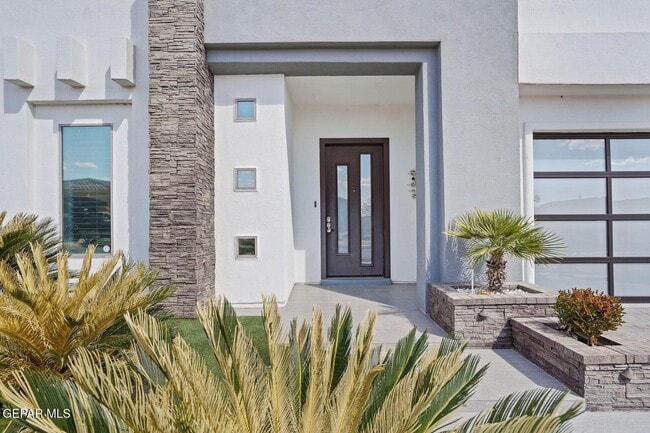 Photo - 244 Saltford Pl