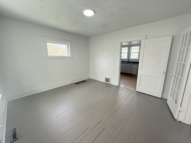 Photo - 726 Baldwin Ave