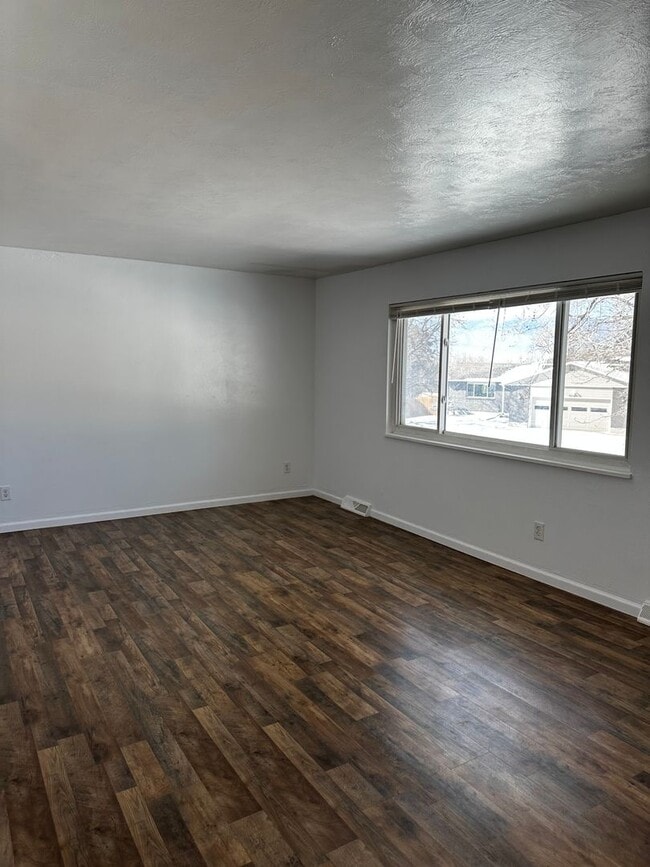 Photo - READY NOW!! Fantastic 4-bedroom,2 bath 1 car garage!