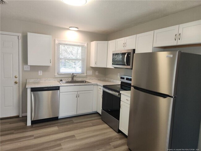 Photo - 425 Windermere Dr