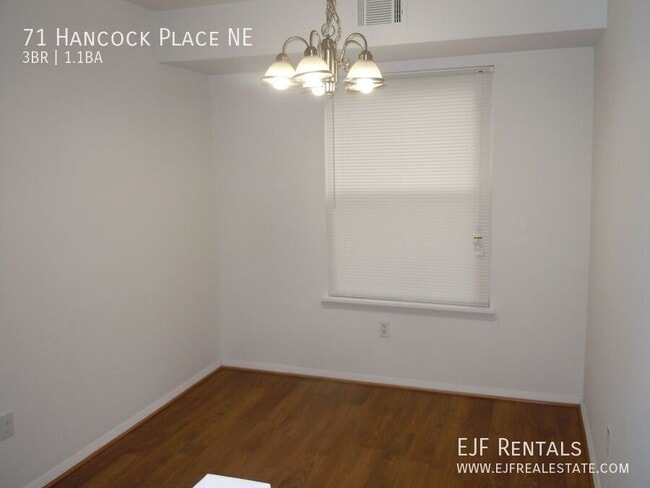 Photo - 71 Hancock Pl NE