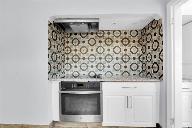 Photo - 1101 28th St N