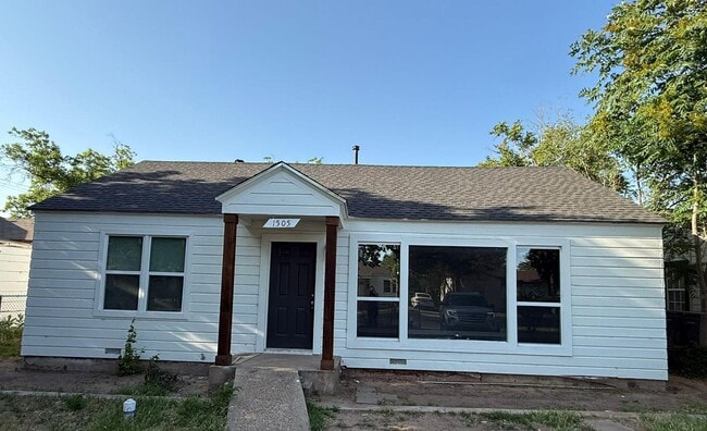 Building Photo - 1505 28th St Rental