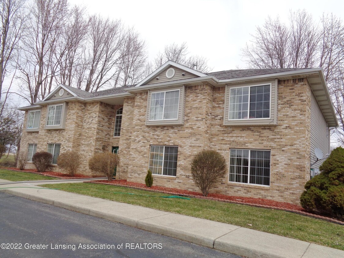 Photo - 1111 Astwood Mews Ln (Saint Johns, MI)