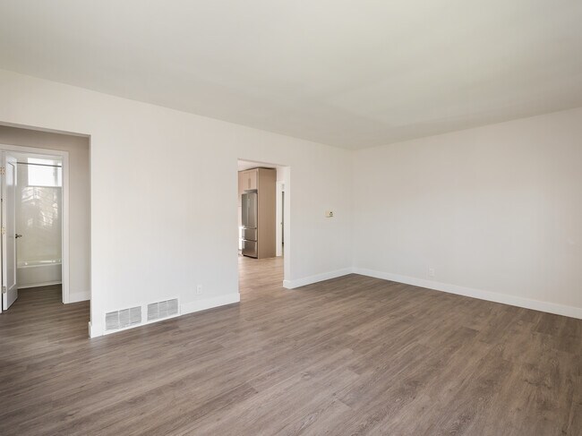 Photo - 1714 Clark Lane