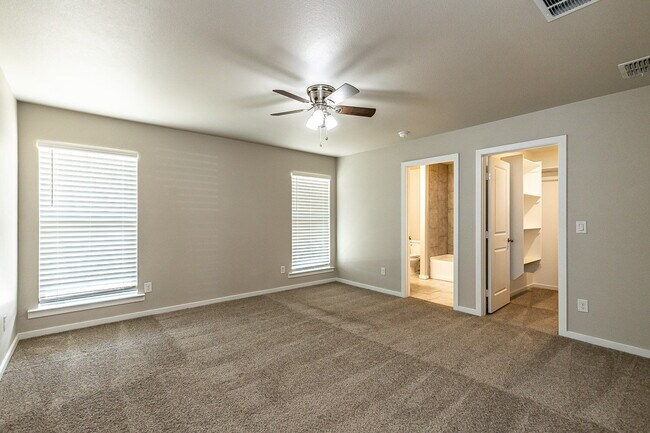 Photo - Newer 3/2/2 Home in Bell Farms!