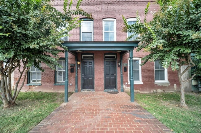 Building Photo - 1834 Parkwood Ave