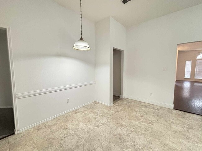 Photo - 830 W Colony Dr