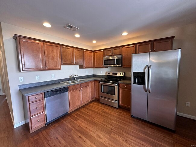 Photo - 2301 W Michigan St Unidad F