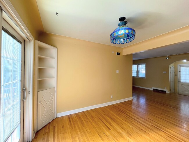 Photo - 405 Hyde Park Dr