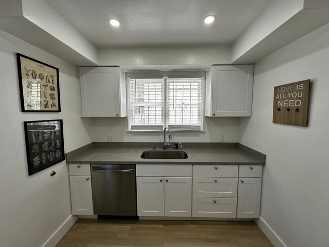Photo - 214 S Arnaz Dr