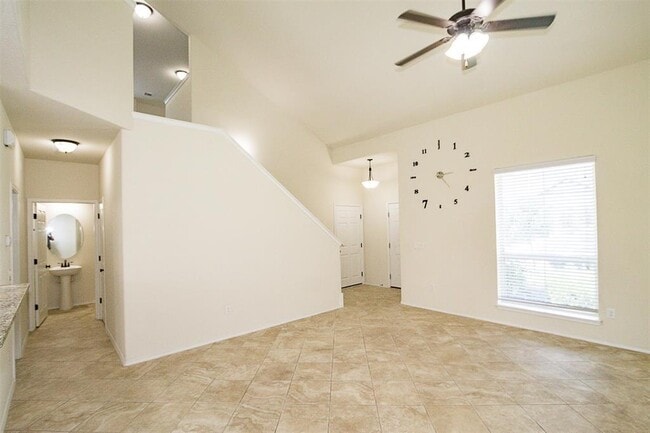 Photo - 317 Noddy Rd