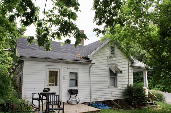 Photo - 1 Bed/1 Bath Home steps from the Downtown Campus - Available Now, June, July or August!