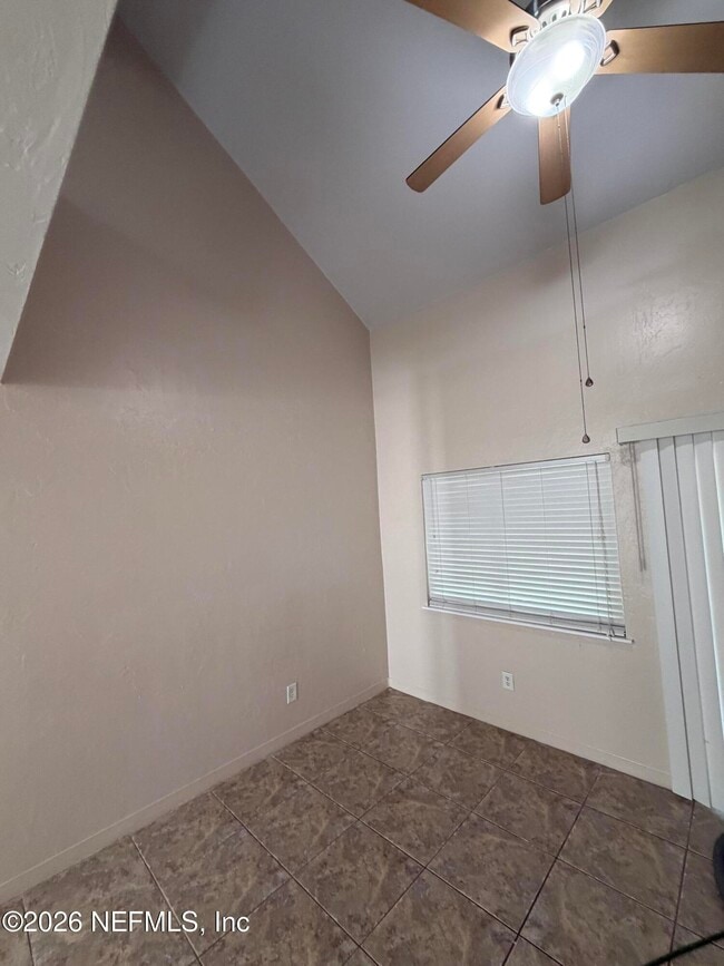 1225 Songbird Ln