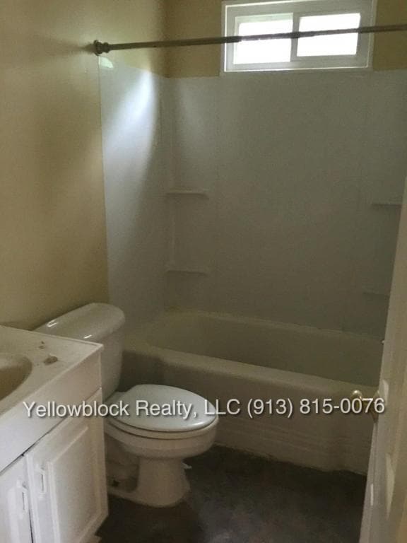 Photo - 9246 Walnut St
