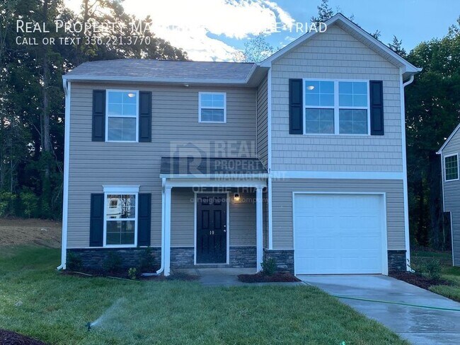3BR/2.5BA Home w/1-Car Garage Lexington NC - 3BR/2.5BA Home w/1-Car Garage Lexington NC