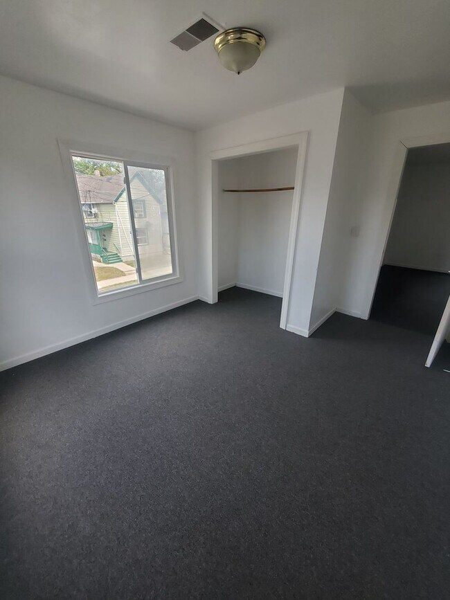 Photo - 1027 Albert St Unit 2