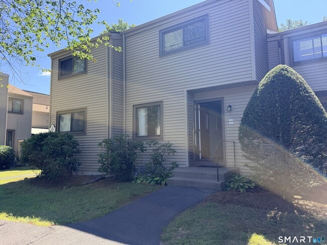 17 Greenbriar Dr Unit A