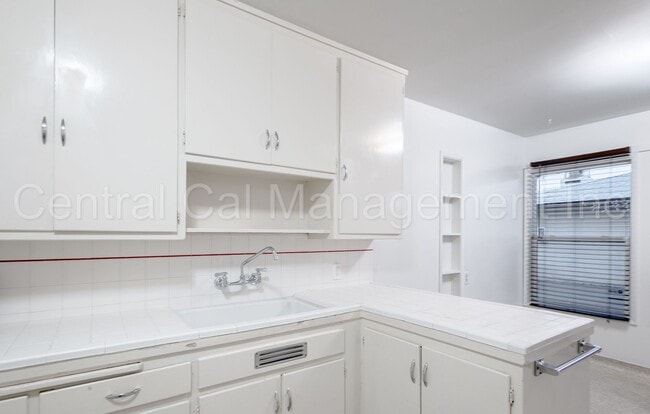 Photo - 347-351 E Marengo Ave Unit 347 E Marengo Ave