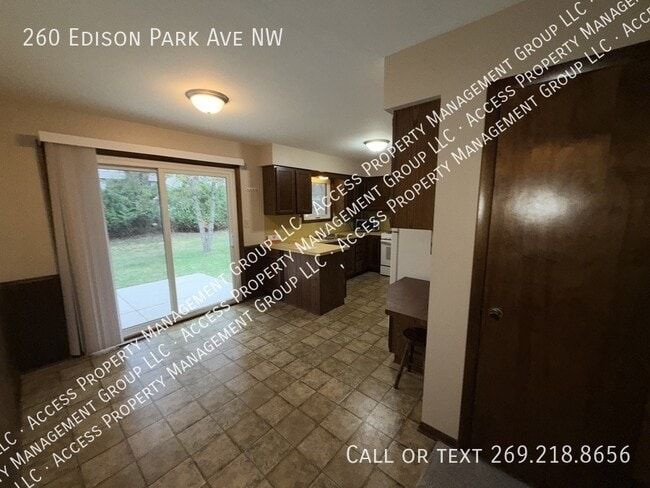 Photo - 260 Edison Park Ave NW