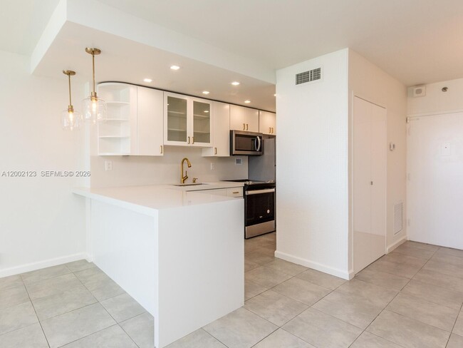 Photo - 1000 West Ave Unit 1432