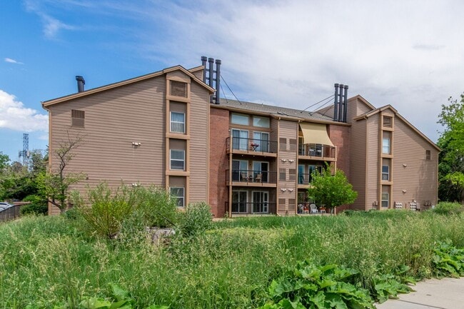 Photo - Charming 1 bedroom, 1 bath Condo Unidad F14