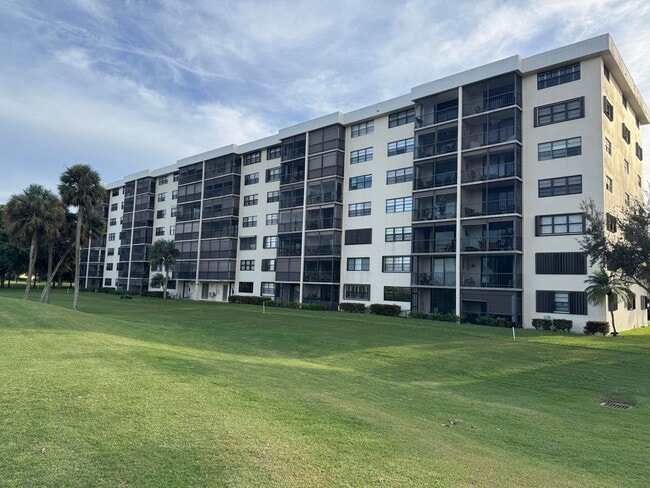 Building Photo - 2430 Deer Creek Country Club Blvd Unit 407-2