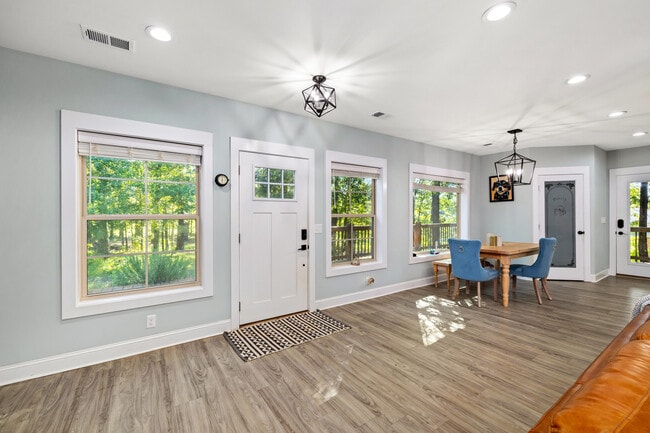 Photo - 930 Loring Mill Rd