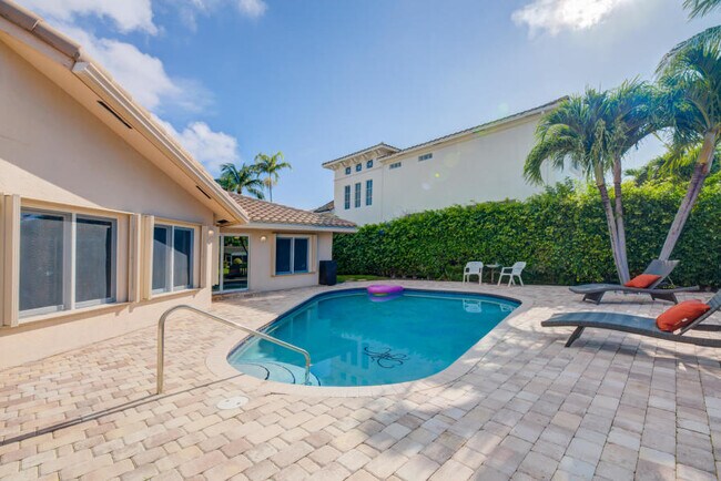 Photo - 550 Phillips Dr