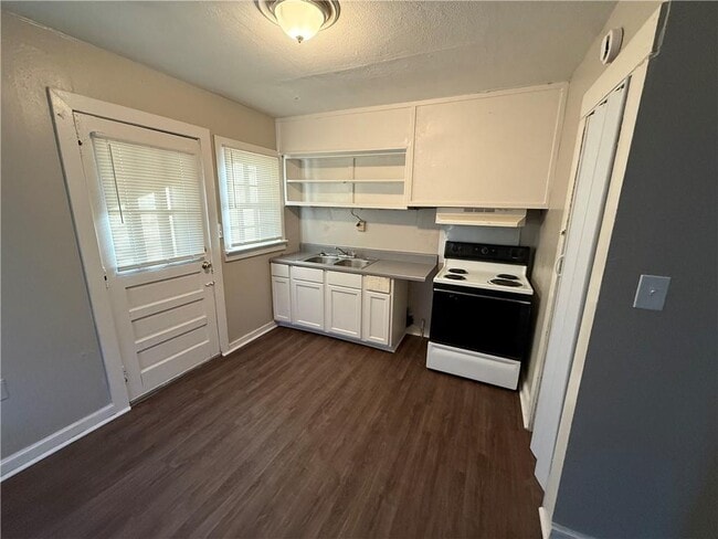 Photo - 353 11th Ave