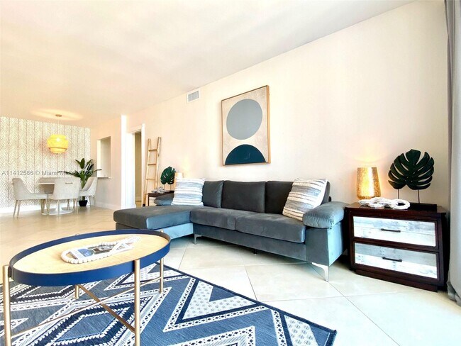 Photo - 5161 Collins Ave Unit 1502