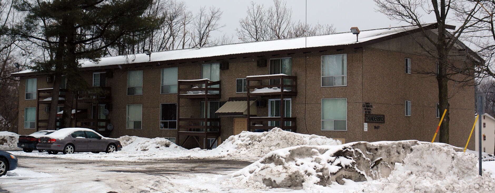 Thunderbird Apartments - Thunderbird Apartments