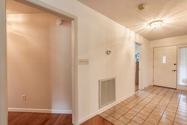 Photo - 116 Daleyuhski Way