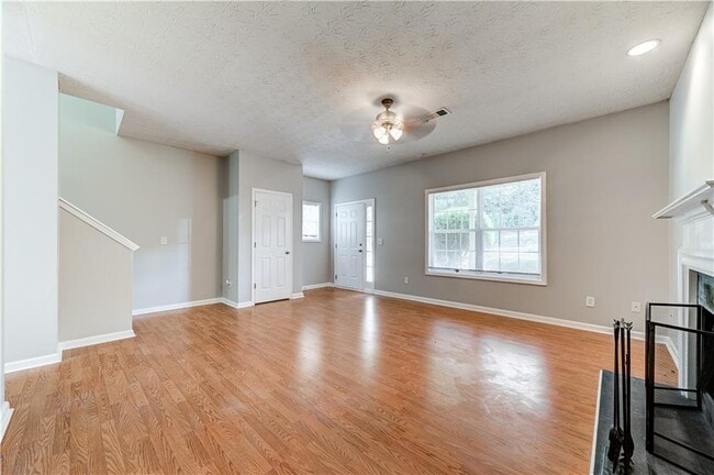 Photo - 4768 Sylvan St