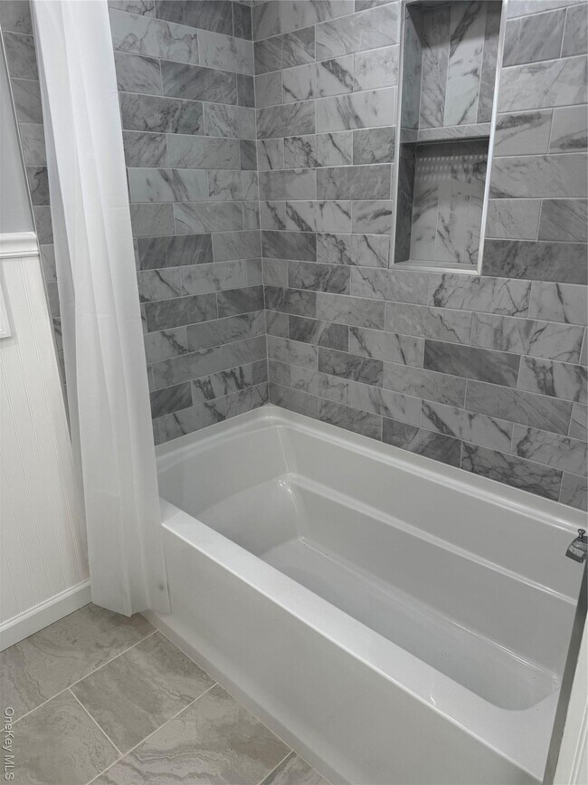 Photo - 8064 Albany Post Rd