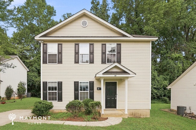 Building Photo - Inviting 3 Bedroom Home in Charlotte