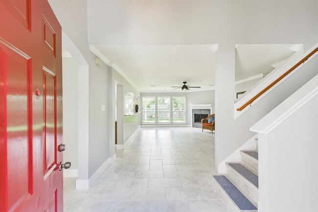 Building Photo - 1623 Stonehaven Village Cir