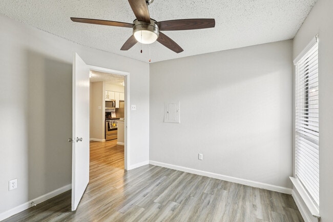Claro Court Apartments