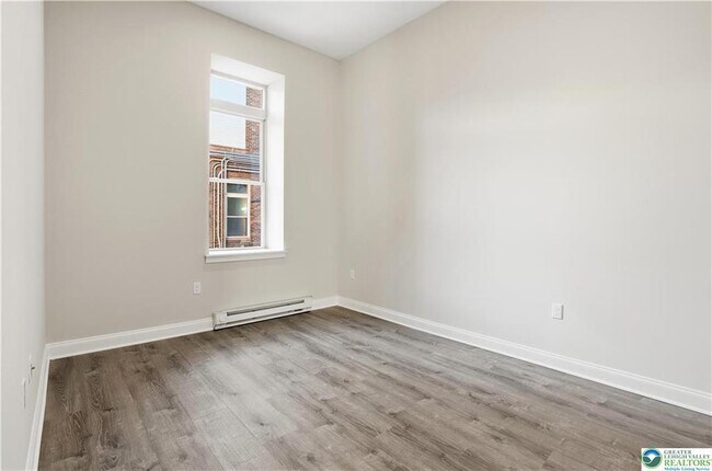 Photo - 109 S Centre St Unidad 2