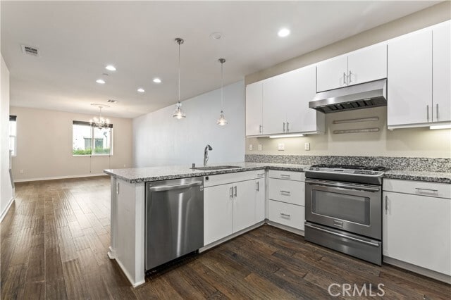 Building Photo - 1528 W Artesia Square Rental