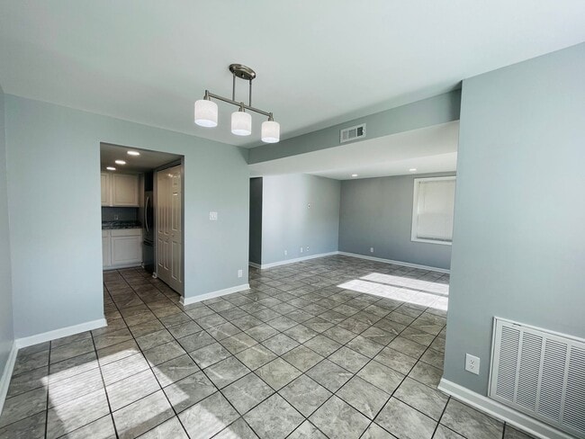 Photo - CHARMING CONDO IN STAFFORD!